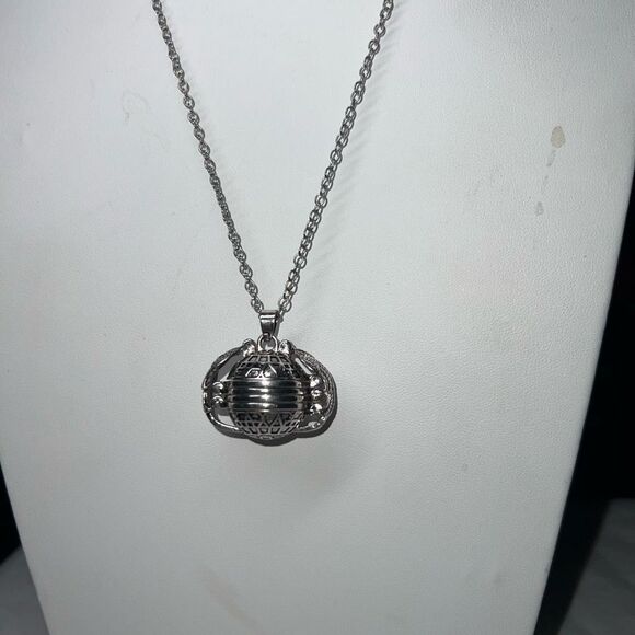 Silver Tone Memory Keeper Angel Locket Necklace - Picture 1 of 13